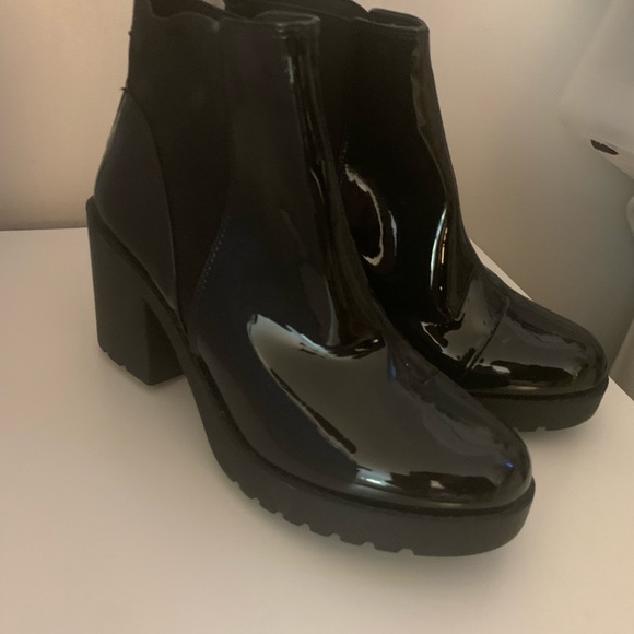 H&M Black Patent Ankle Boots With Block Heel - Picture 8 of 9